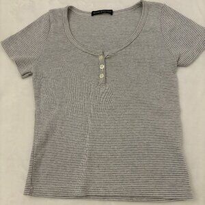 Brandy Melville Women’s Grey & White Striped T-Shirt